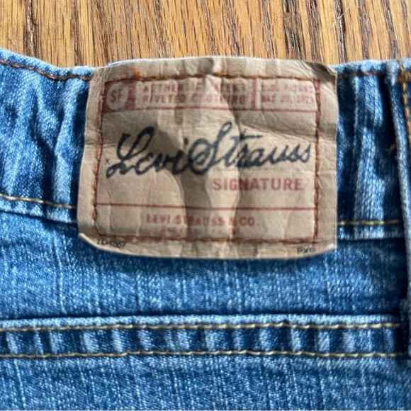 Signature by Levi Strauss Mid Rise Straight Jeans – Women’s Misses Size 6 - Picture 3 of 9
